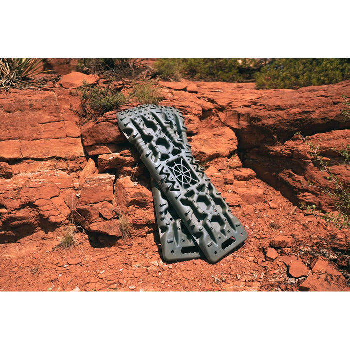 DV8 Offroad | Traction Boards With Carry Bag