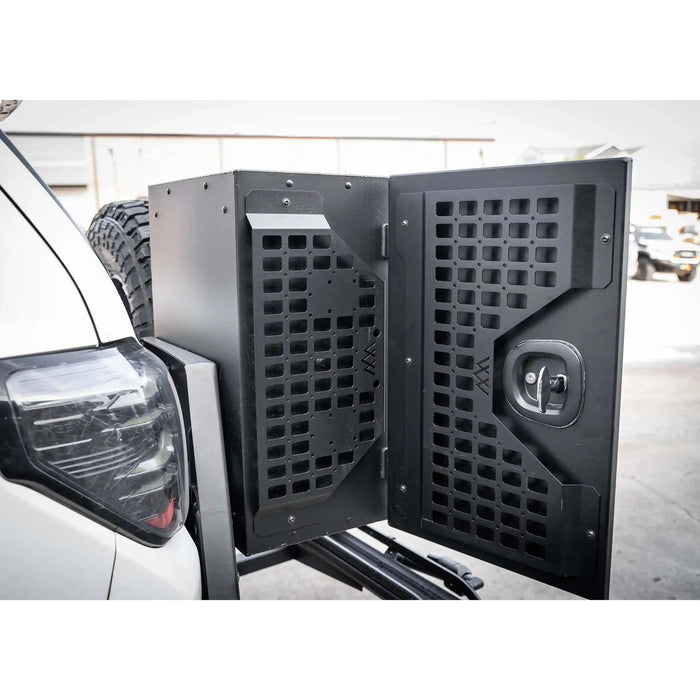 Universal Overland Storage Box 19x28x15