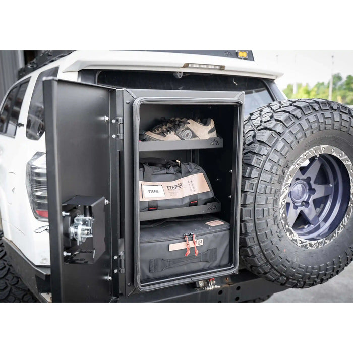 Universal Overland Storage Box 19x28x15