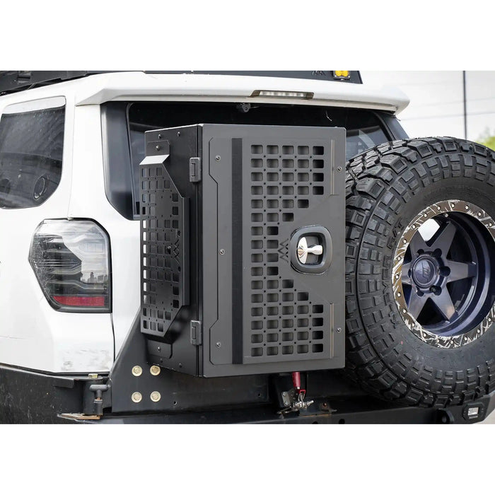 Universal Overland Storage Box 19x28x15