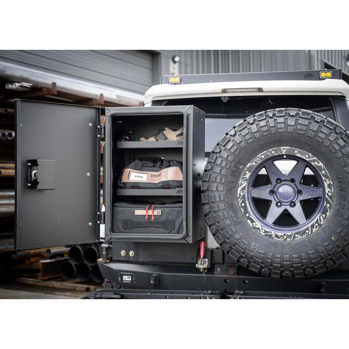 Universal Overland Storage Box 19x28x15