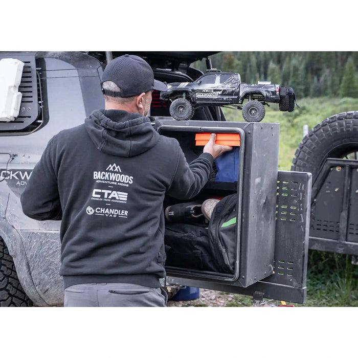 Universal Overland Storage Box 19x28x15
